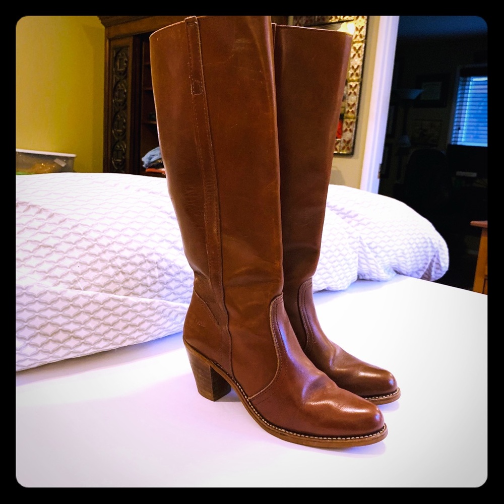 Brown leather heeled Boots